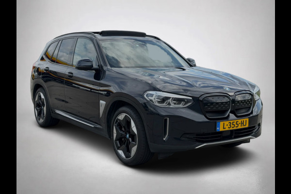 BMW iX3 High Executive 80 kWh M-pakket SOH 96% (1e eig, NL-auto, Dealer OndH, Panoramadak, Navi Pro, Camera, H&K, Autopilot, Etc))