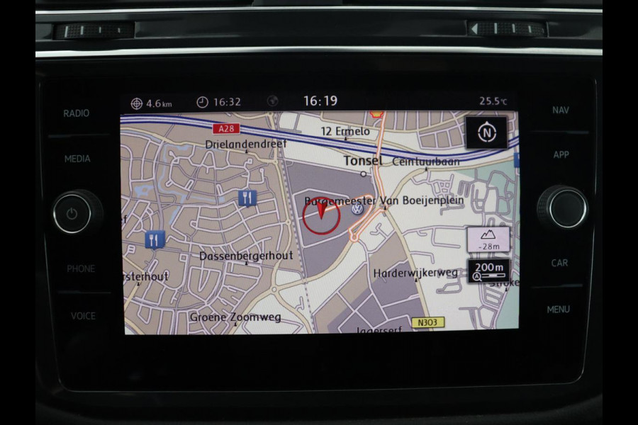 Volkswagen Tiguan Allspace 1.5 TSI Highline Business R | Leder | Trekhaak | Virtual dashboard | Adaptive cruise | Camera | Park assist | Carplay | Climate control | Stoelverwarming | Full LED |