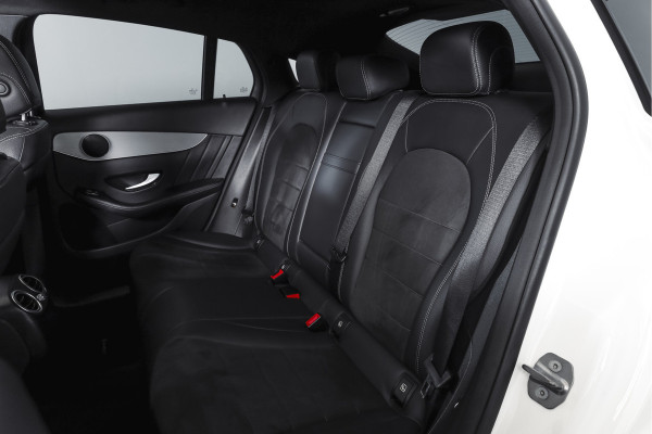 Mercedes-Benz GLC Coupé 250 4MATIC 211 PK Premium AMG Line | S/K-Panodak | Cruise | Stoelverw. | PDC | Camera | App. Connect | ECC | LM 21" |