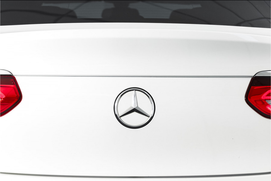Mercedes-Benz GLC Coupé 250 4MATIC 211 PK Premium AMG Line | S/K-Panodak | Cruise | Stoelverw. | PDC | Camera | App. Connect | ECC | LM 21" |