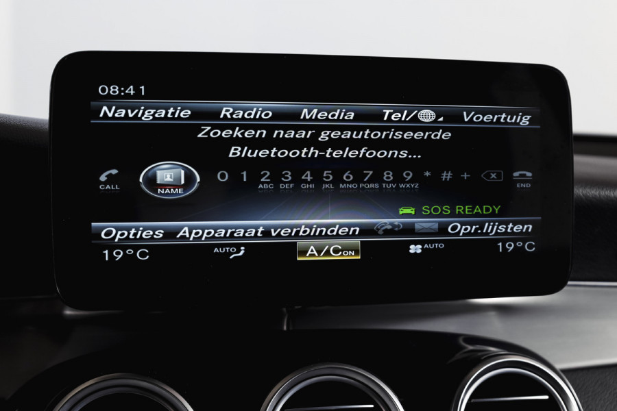 Mercedes-Benz GLC Coupé 250 4MATIC 211 PK Premium AMG Line | S/K-Panodak | Cruise | Stoelverw. | PDC | Camera | App. Connect | ECC | LM 21" |