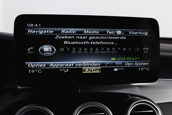 Mercedes-Benz GLC Coupé 250 4MATIC 211 PK Premium AMG Line | S/K-Panodak | Cruise | Stoelverw. | PDC | Camera | App. Connect | ECC | LM 21" |