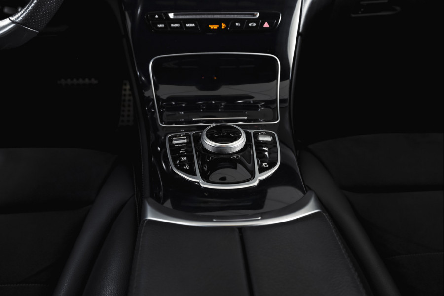 Mercedes-Benz GLC Coupé 250 4MATIC 211 PK Premium AMG Line | S/K-Panodak | Cruise | Stoelverw. | PDC | Camera | App. Connect | ECC | LM 21" |