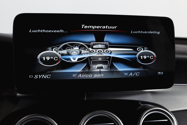 Mercedes-Benz GLC Coupé 250 4MATIC 211 PK Premium AMG Line | S/K-Panodak | Cruise | Stoelverw. | PDC | Camera | App. Connect | ECC | LM 21" |