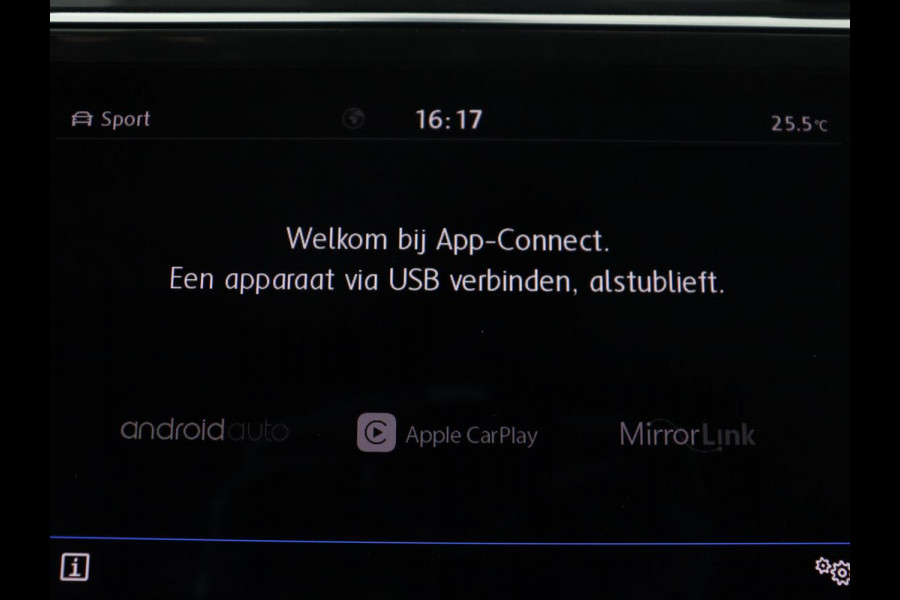 Volkswagen Tiguan Allspace 1.5 TSI Highline Business R | Leder | Trekhaak | Virtual dashboard | Adaptive cruise | Camera | Park assist | Carplay | Climate control | Stoelverwarming | Full LED |