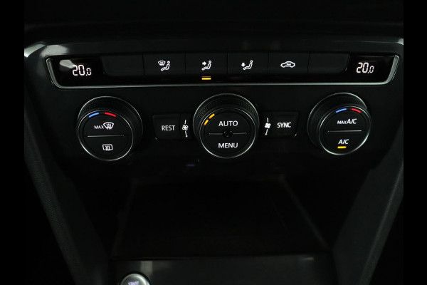 Volkswagen Tiguan Allspace 1.5 TSI Highline Business R | Leder | Trekhaak | Virtual dashboard | Adaptive cruise | Camera | Park assist | Carplay | Climate control | Stoelverwarming | Full LED |