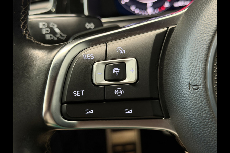 Volkswagen Golf 1.5 TSI Highline Business R|EL.Trekh|ACC|Carplay|Navi| Lapiz Blue