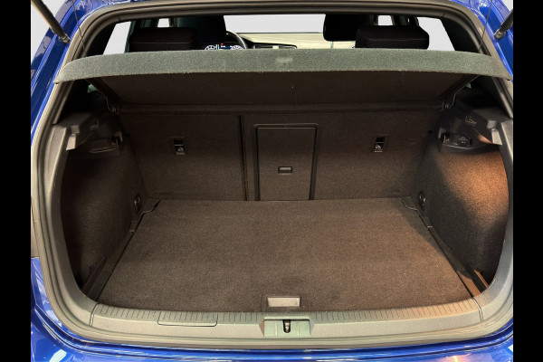 Volkswagen Golf 1.5 TSI Highline Business R|EL.Trekh|ACC|Carplay|Navi| Lapiz Blue