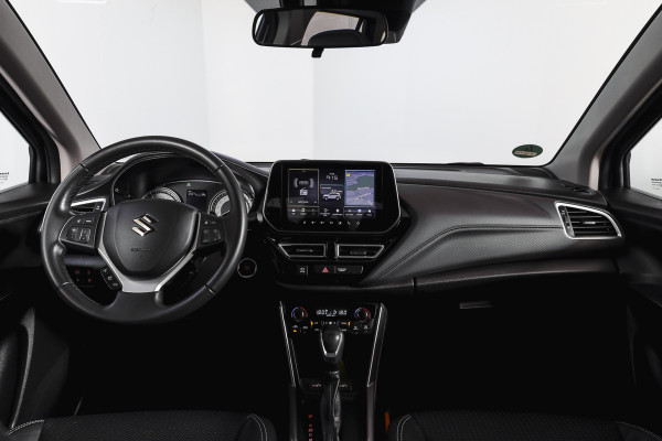 Suzuki S-Cross 1.5 Hybrid Style Orig. NL | S/K-Panodak | Adapt. Cruise | Stoelverw. | 360 Camera | PDC | NAV+App. Connect | Afn. Trekhaak | ECC | LM 17" |