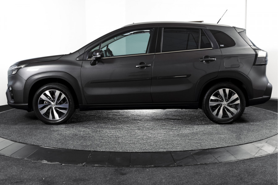 Suzuki S-Cross 1.5 Hybrid Style Orig. NL | S/K-Panodak | Adapt. Cruise | Stoelverw. | 360 Camera | PDC | NAV+App. Connect | Afn. Trekhaak | ECC | LM 17" |