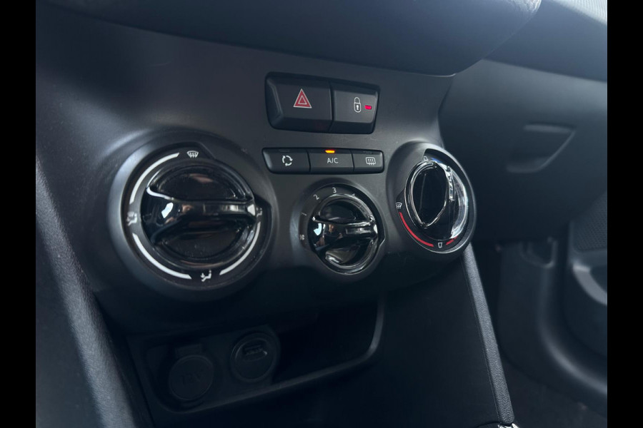 Peugeot 2008 1.2 Signature, Airco, Bluetooth, Cruise, Carplay, Navi, PDC, NAP, APK