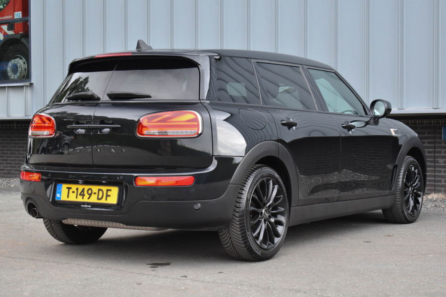 MINI Clubman 1.5 One Aut. | Xenon/LED | Stoelverwarming | Keyless | Navi | DAB | Black Pack