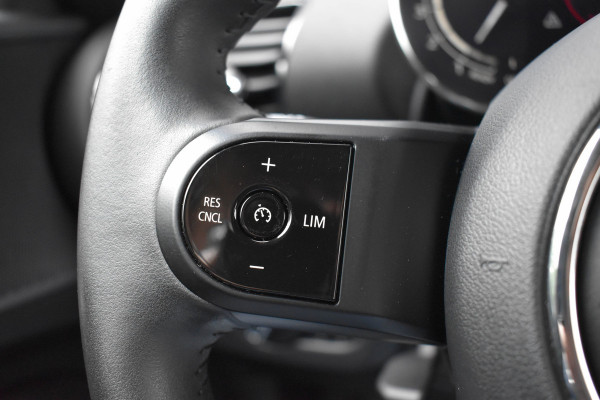 MINI Clubman 1.5 One Aut. | Xenon/LED | Stoelverwarming | Keyless | Navi | DAB | Black Pack