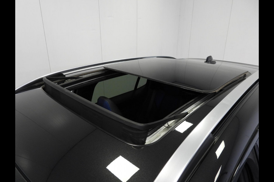 Lynk & Co 01 1.5 PHEV BlackEdition ZWARTE HEMEL/TREKH./SCHUIFDAK/LED/20"LMV!