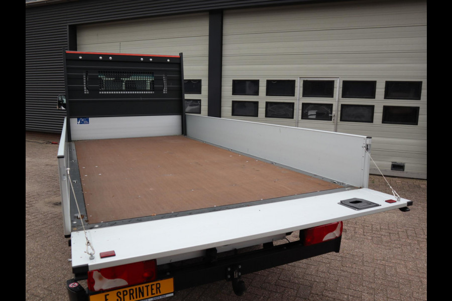 Mercedes-Benz eSprinter 320 81kWh L3 Open Laadbak 430 cm - Select - MBUX - Camera