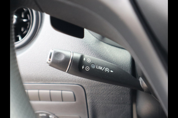 Mercedes-Benz eVito 112 66 kWh SoH 97,6 % AC + DC Snelladen L2 Lang - LM - Camera - 3 Zits - Betimmerd