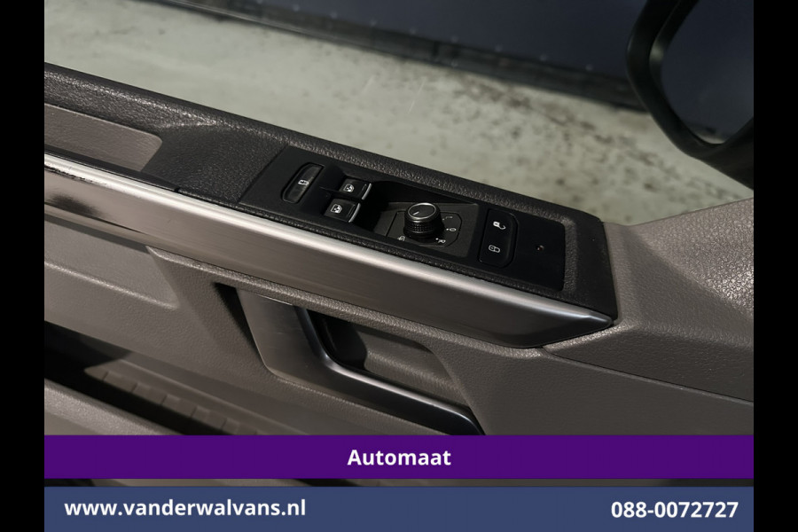 Volkswagen Transporter 2.0 TDI 200pk Automaat L2H1 Bulli inrichting Euro6 Airco | Camera | 2500kg Trekhaak | Imperiaal | Apple Carplay | LED Adaptieve Cruisecontrol, Android Auto LM Velgen, Lederen bekleding, Stoelverwarming, Parkeersensoren