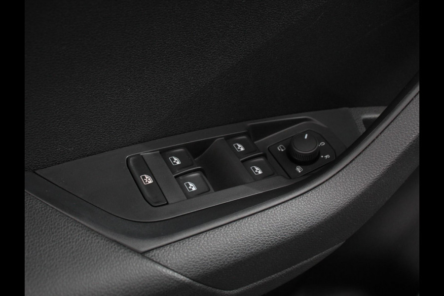 Škoda Karoq 1.5 TSI 150pk DSG Ambition Navigatie Apple Carplay/Android Auto Camera Climate Control Adaptieve Cruise control Lichtmetalen Velgen