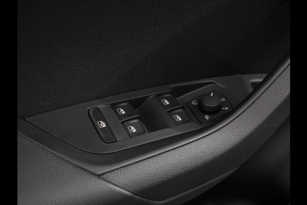 Škoda Karoq 1.5 TSI 150pk DSG Ambition Navigatie Apple Carplay/Android Auto Camera Climate Control Adaptieve Cruise control Lichtmetalen Velgen