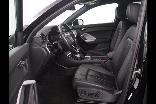 Audi Q3 35 TFSI S edition | Leder | Virtual Dashboard | Carplay | Stoelverwarming | Climate control | Cruise control | Camera | Park assist | Navigatie |