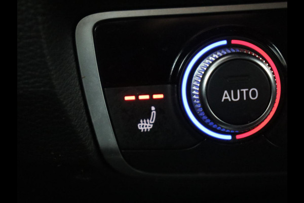 Audi Q3 35 TFSI S edition | Leder | Virtual Dashboard | Carplay | Stoelverwarming | Climate control | Cruise control | Camera | Park assist | Navigatie |