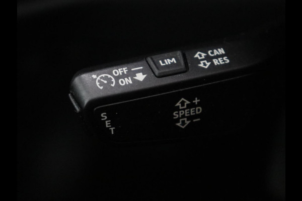 Audi Q3 35 TFSI S edition | Leder | Virtual Dashboard | Carplay | Stoelverwarming | Climate control | Cruise control | Camera | Park assist | Navigatie |