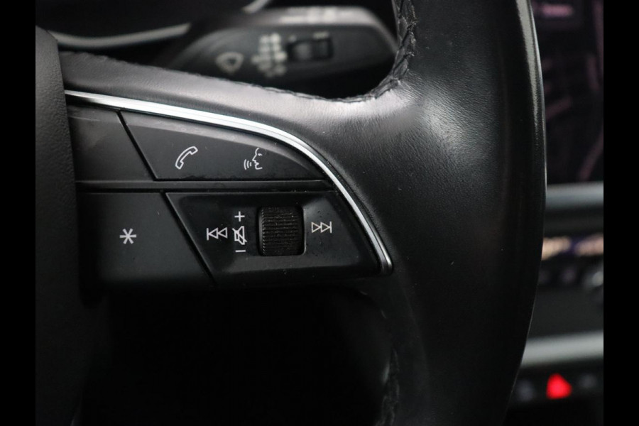 Audi Q3 35 TFSI S edition | Leder | Virtual Dashboard | Carplay | Stoelverwarming | Climate control | Cruise control | Camera | Park assist | Navigatie |