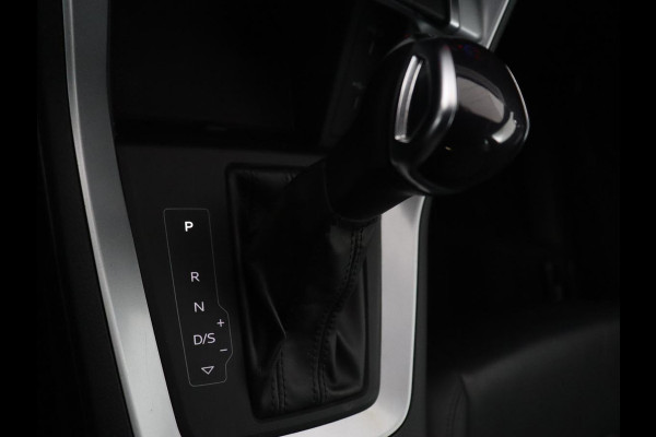 Audi Q3 35 TFSI S edition | Leder | Virtual Dashboard | Carplay | Stoelverwarming | Climate control | Cruise control | Camera | Park assist | Navigatie |