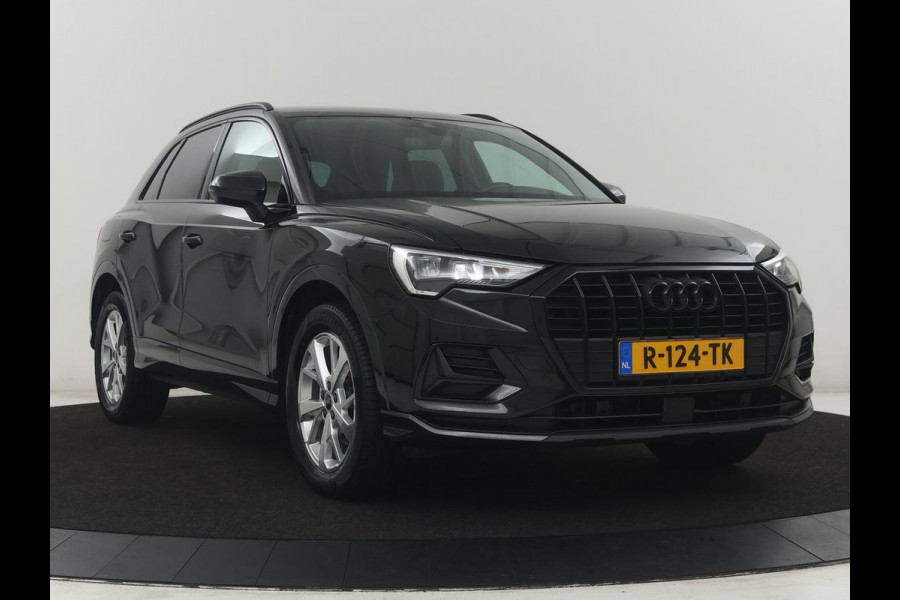 Audi Q3 35 TFSI S edition | Leder | Virtual Dashboard | Carplay | Stoelverwarming | Climate control | Cruise control | Camera | Park assist | Navigatie |
