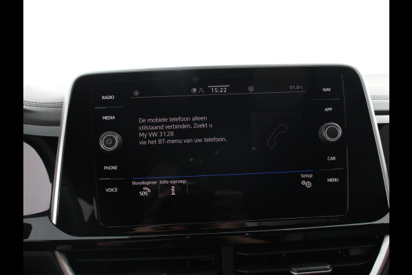 Volkswagen T-Roc 1.5 TSI 150pk Automaat R-Line Edition Navigatie Apple Carplay/Android Auto Camera Climate Control Electrisch te openen achterklep Dab Verwarmbare stoelen