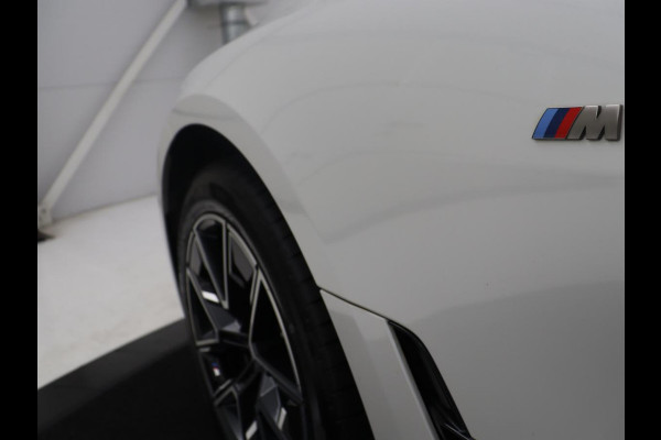 BMW i4 M50 High Executive 84 kWh | SOH 94.5% | Leder | Adaptive cruise | M-Sport stoelen | Head up | 360 camera | Memory | Stuur/stoel verwarming | M-sport stuur |