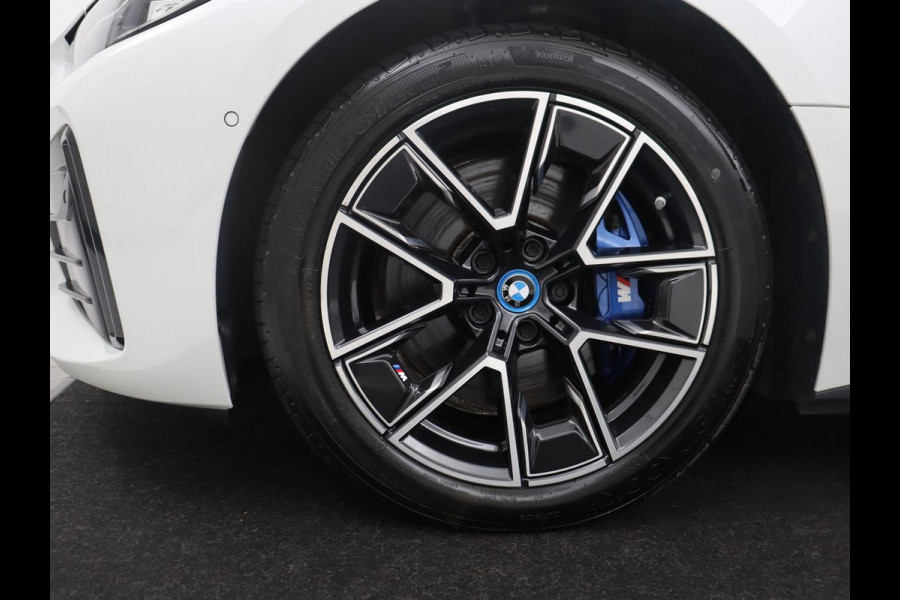BMW i4 M50 High Executive 84 kWh | SOH 94.5% | Leder | Adaptive cruise | M-Sport stoelen | Head up | 360 camera | Memory | Stuur/stoel verwarming | M-sport stuur |