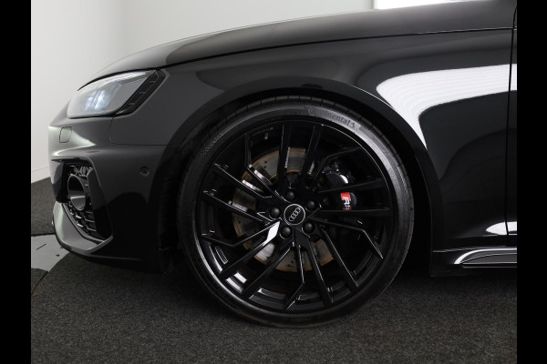 Audi A4 Avant 2.9 TFSI RS 4 quattro 450pk | Panoramadak | Adaptive cruise controle | Matrix | Trekhaak | Elektrisch verstelbare voorstoelen met geheugen | Stoelverwarming voor en achter