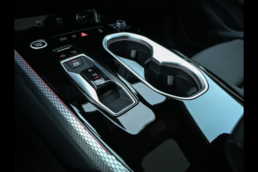 Audi A6 Avant 2.0 e-hybrid quattro S edition Competition | Panoramadak | 5 Jr Garantie | B&O | Achterasbesturing | Ambiance Interieur | 360 Camera | Trekhaak | Memory-Seat | Stoelverwarming | Passagiers Display | Active Cruise |