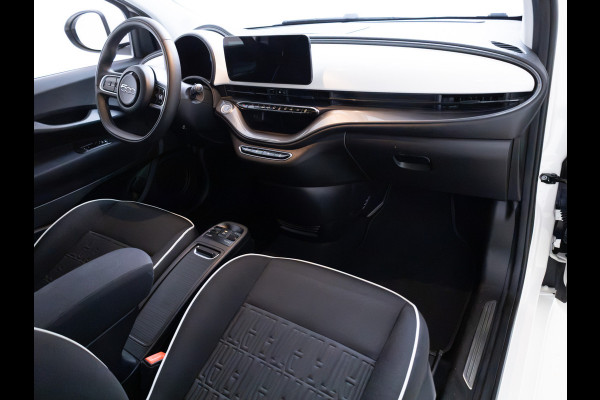 Fiat 500C Icon 42 kWh | Stoelverwarming | Camera | Cruise | PDC V+A | Apple Carplay/Android Auto | El.Kap Climate-Control, Lane-Assist, Side Assist