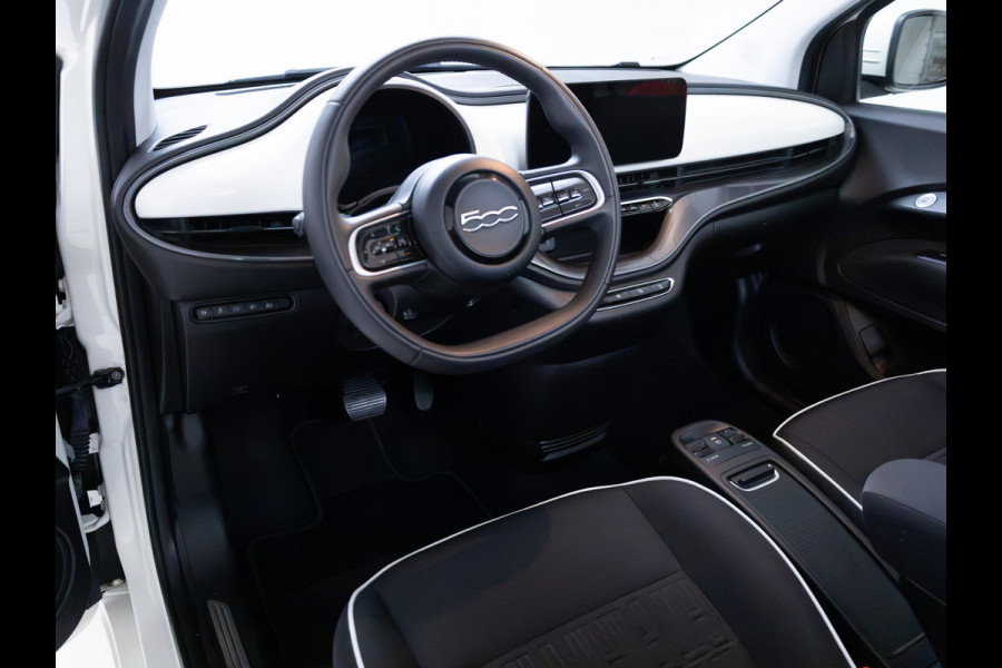 Fiat 500C Icon 42 kWh | Stoelverwarming | Camera | Cruise | PDC V+A | Apple Carplay/Android Auto | El.Kap Climate-Control, Lane-Assist, Side Assist