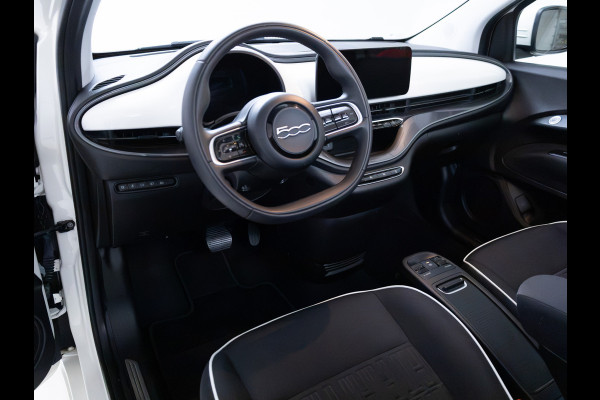 Fiat 500C Icon 42 kWh | Stoelverwarming | Camera | Cruise | PDC V+A | Apple Carplay/Android Auto | El.Kap Climate-Control, Lane-Assist, Side Assist