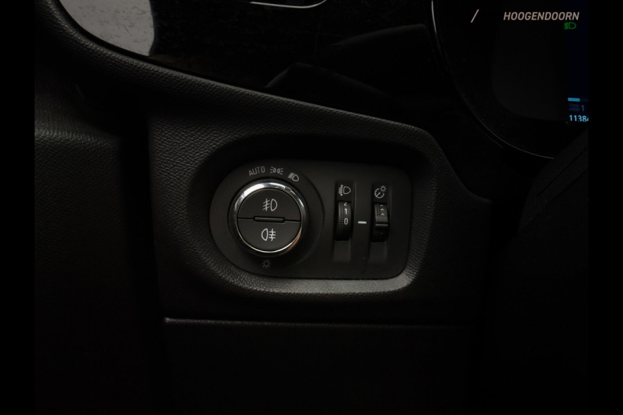 Opel Corsa 1.2 GS Line (APPLE CARPLAY,DIGITAAL COCKPIT,CAMERA,SPORTSTOELEN,ADAPTIVE CRUISE,STUUR-STOELVERWARMING,LM-VELGEN,LED))