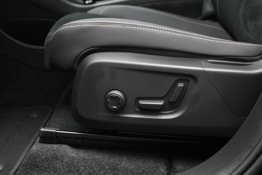 Volvo XC40 Recharge Twin Ultimate 82 kWh 408 PK, SOH 96 %, Panoramadak, Harman/Kardon, 360 Camera, 4X Stoelverwarming