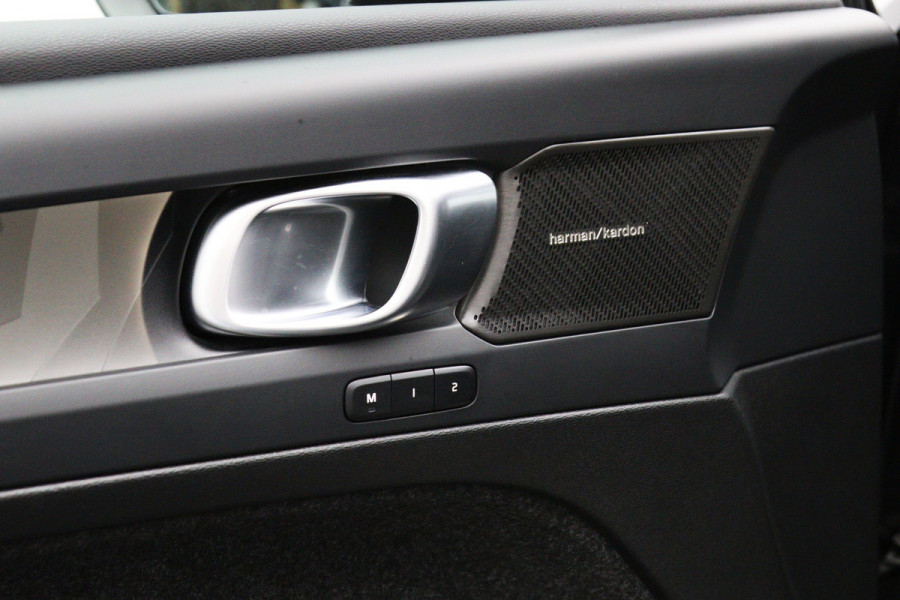 Volvo XC40 Recharge Twin Ultimate 82 kWh 408 PK, SOH 96 %, Panoramadak, Harman/Kardon, 360 Camera, 4X Stoelverwarming