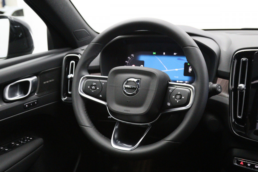 Volvo XC40 Recharge Twin Ultimate 82 kWh 408 PK, SOH 96 %, Panoramadak, Harman/Kardon, 360 Camera, 4X Stoelverwarming