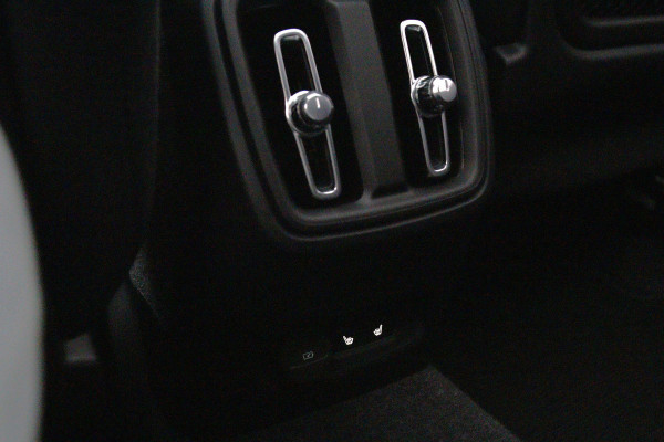 Volvo XC40 Recharge Twin Ultimate 82 kWh 408 PK, SOH 96 %, Panoramadak, Harman/Kardon, 360 Camera, 4X Stoelverwarming