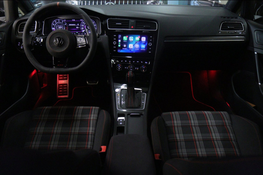 Volkswagen Golf 2.0 TSI GTI Performance PANO/CARPLAY/STOELVER/CAM/ACC/VOL