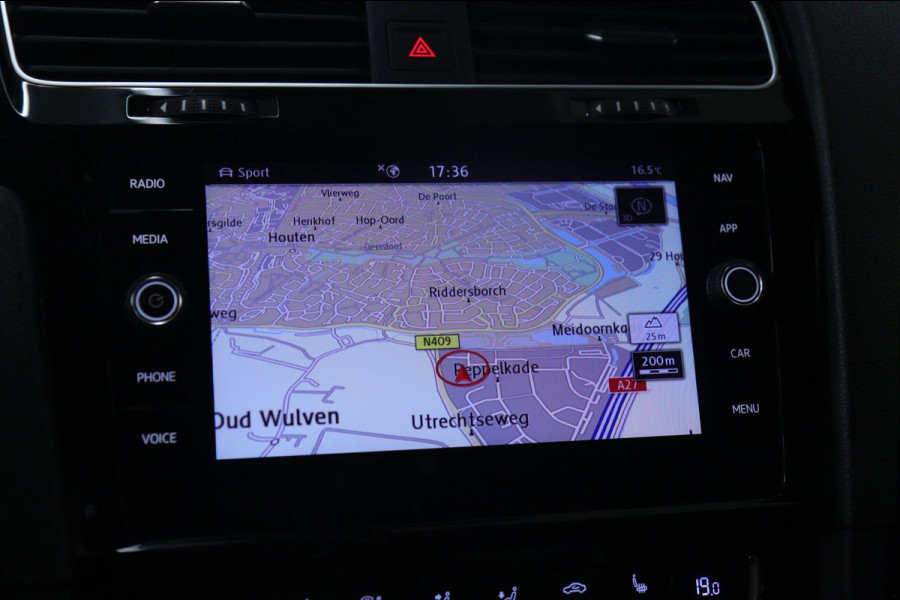 Volkswagen Golf 2.0 TSI GTI Performance PANO/CARPLAY/STOELVER/CAM/ACC/VOL
