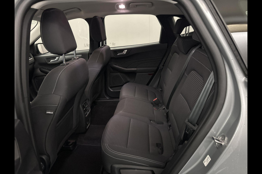 Ford Kuga 2.5 PHEV Titanium 225pk | Wegklapbare Trekhaak | Winter Pack | Navigatie | Achteruitrijcamera | 1.500kg Trekgewicht