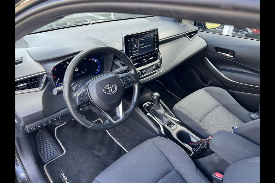 Toyota Corolla Touring Sports 2.0 Hybrid Dynamic Plus | Dodehoekherkenning, Parkeersensoren, Stoel + Stuurverwarming, Keyless, 17 inch