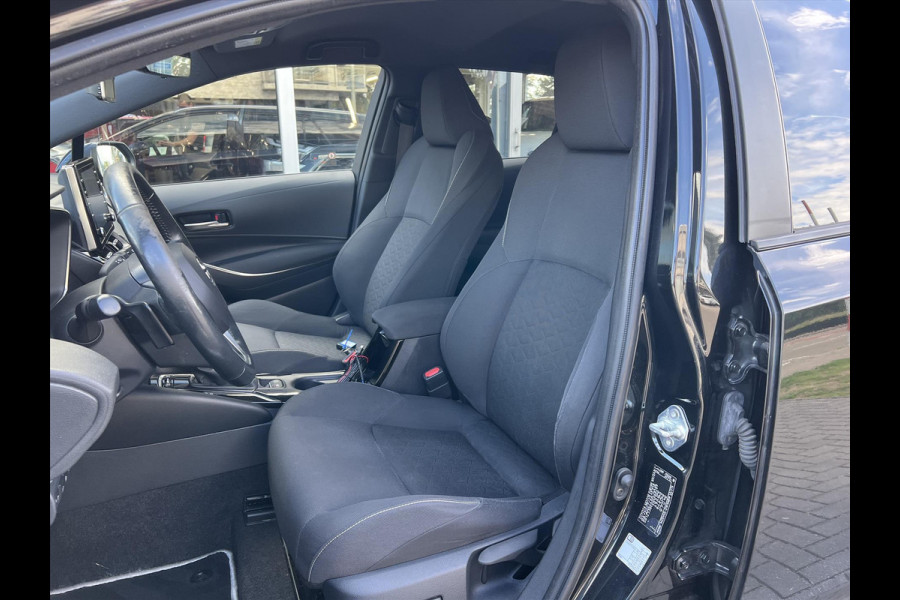Toyota Corolla Touring Sports 2.0 Hybrid Dynamic Plus | Dodehoekherkenning, Parkeersensoren, Stoel + Stuurverwarming, Keyless, 17 inch