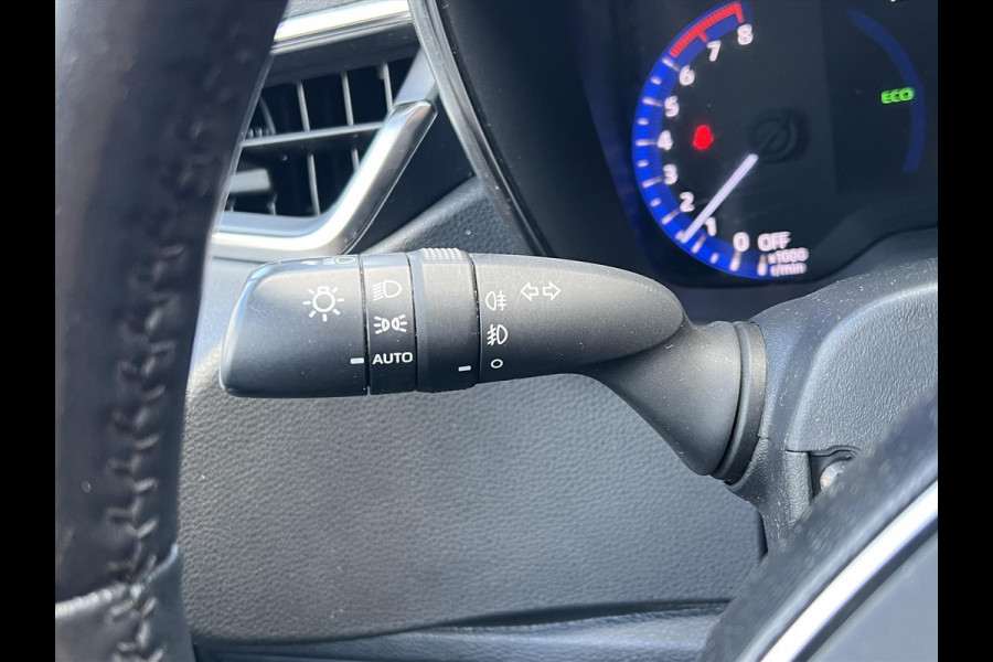 Toyota Corolla Touring Sports 2.0 Hybrid Dynamic Plus | Dodehoekherkenning, Parkeersensoren, Stoel + Stuurverwarming, Keyless, 17 inch