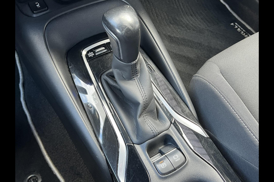 Toyota Corolla Touring Sports 2.0 Hybrid Dynamic Plus | Dodehoekherkenning, Parkeersensoren, Stoel + Stuurverwarming, Keyless, 17 inch
