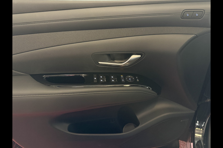 Hyundai Tucson NW AUTO 1.6 T-GDI PHEV N-LINE LEER 360.CAMERA ELEK.KLEP ELEK.STOEL/GEHEUGEN VERWARMD/KOELING SUBWFR 19"LMV ZWARTE HEMEL STUURVER PLUG IN HYBRIDE
